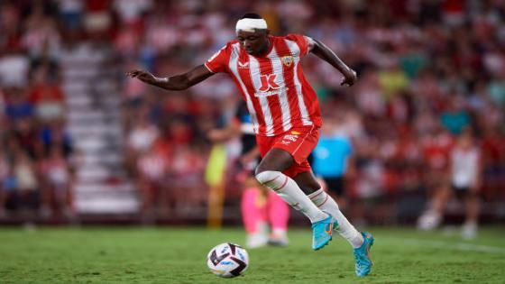 ALMERIA, SPAIN - AUGUST 27: Umar Sadiq of UD Almeria runs with the ball during the LaLiga Santander match between UD Almeria and Sevilla FC at Juegos Mediterraneos on August 27, 2022 in Almeria, Spain. (Photo by Silvestre Szpylma/Quality Sport Images/Getty Images)